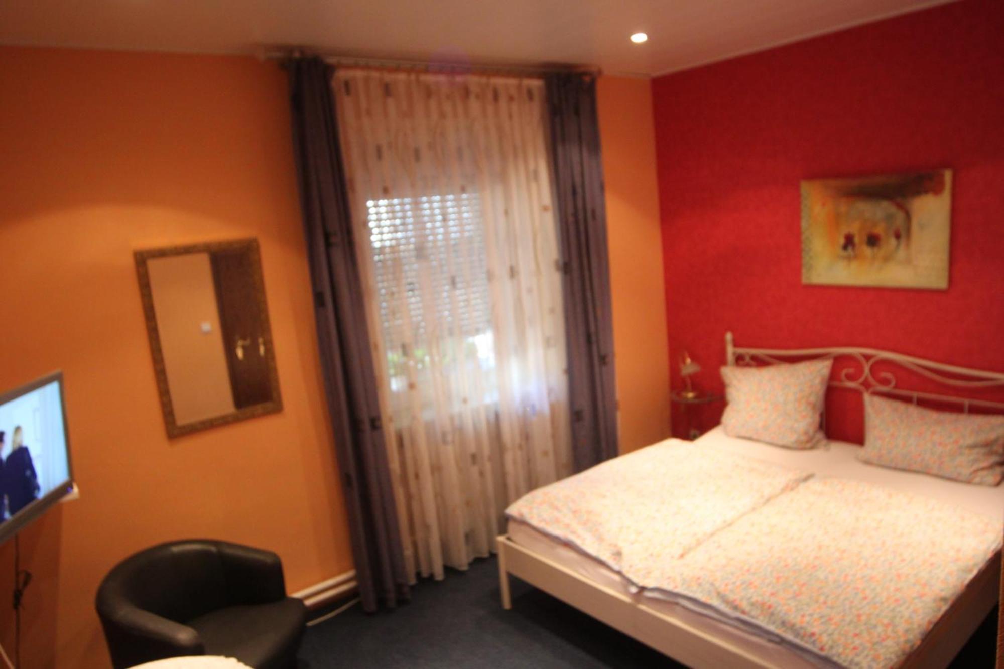 Moselromantik-Hotel Zum Loewen Ediger-Eller Room photo