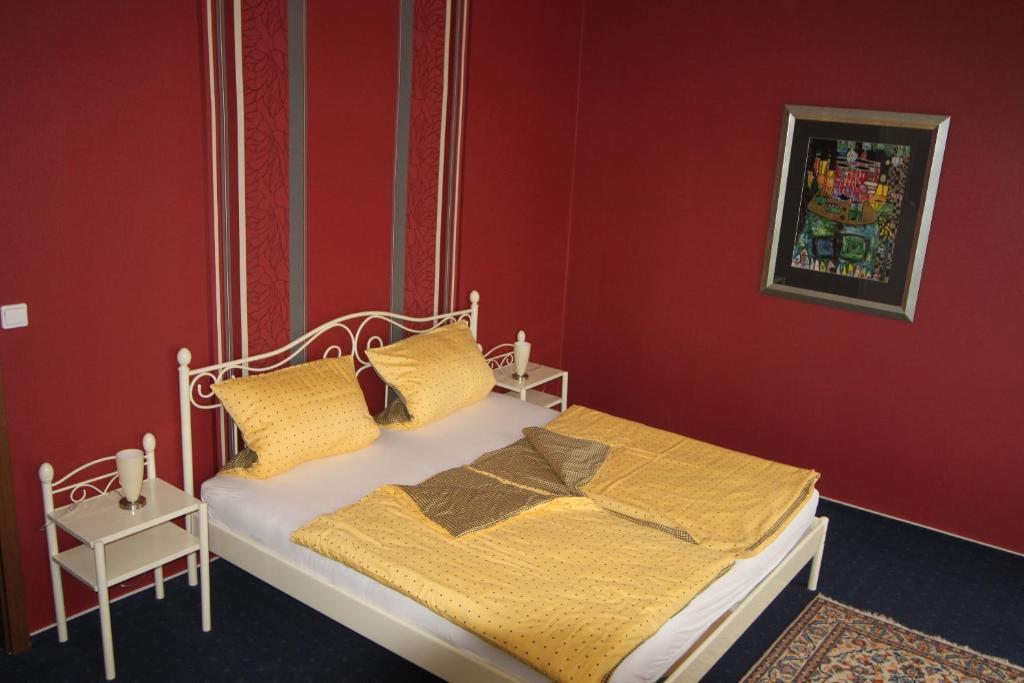 Moselromantik-Hotel Zum Loewen Ediger-Eller Room photo