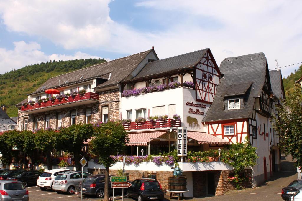 Moselromantik-Hotel Zum Loewen Ediger-Eller Exterior photo